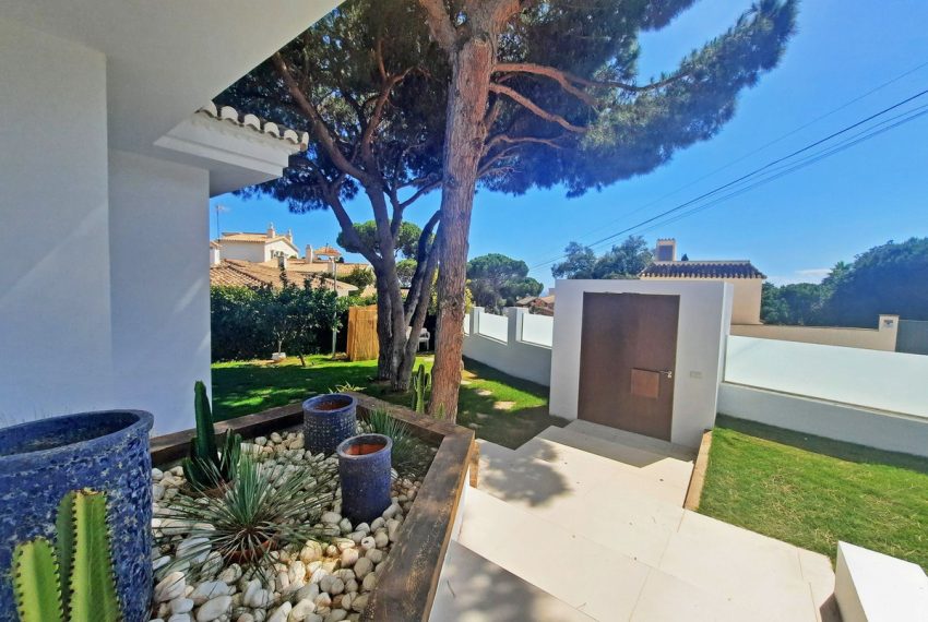 R4895608-Villa-For-Sale-Elviria-Detached-4-Beds-294-Built-4