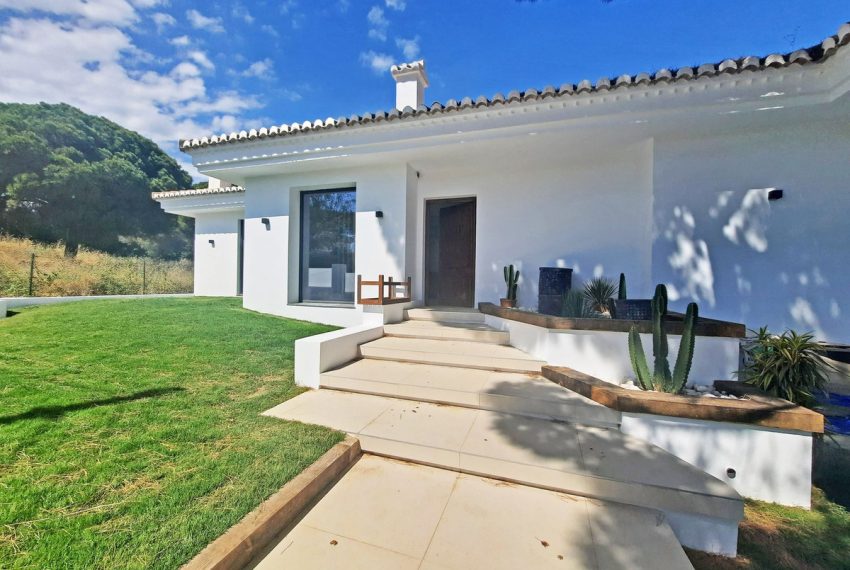 R4895608-Villa-For-Sale-Elviria-Detached-4-Beds-294-Built-5