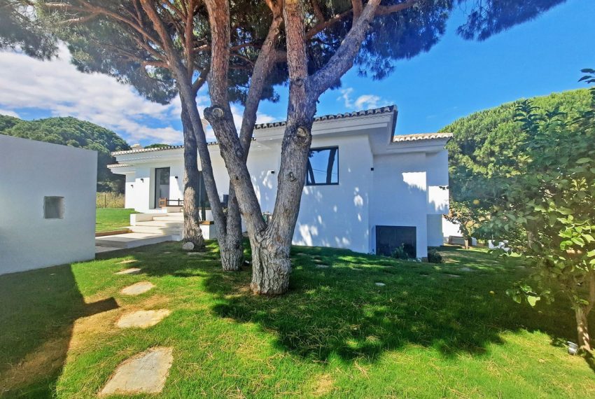 R4895608-Villa-For-Sale-Elviria-Detached-4-Beds-294-Built-6