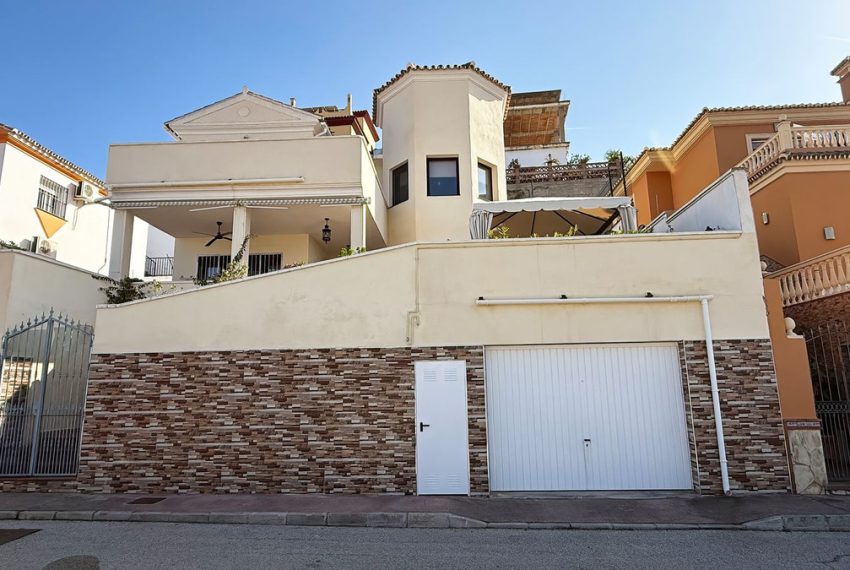 R4897381-Villa-For-Sale-Coin-Detached-3-Beds-166-Built