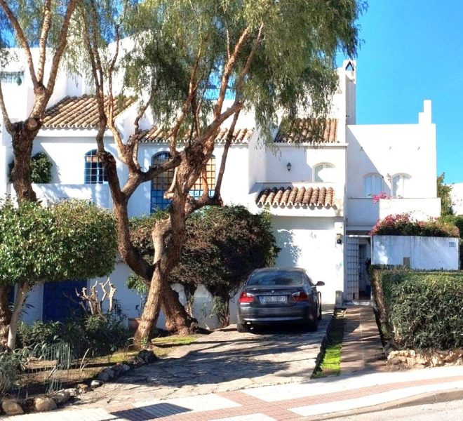 R4899031-Image 1-Terraced - 4 Beds - 198 Built