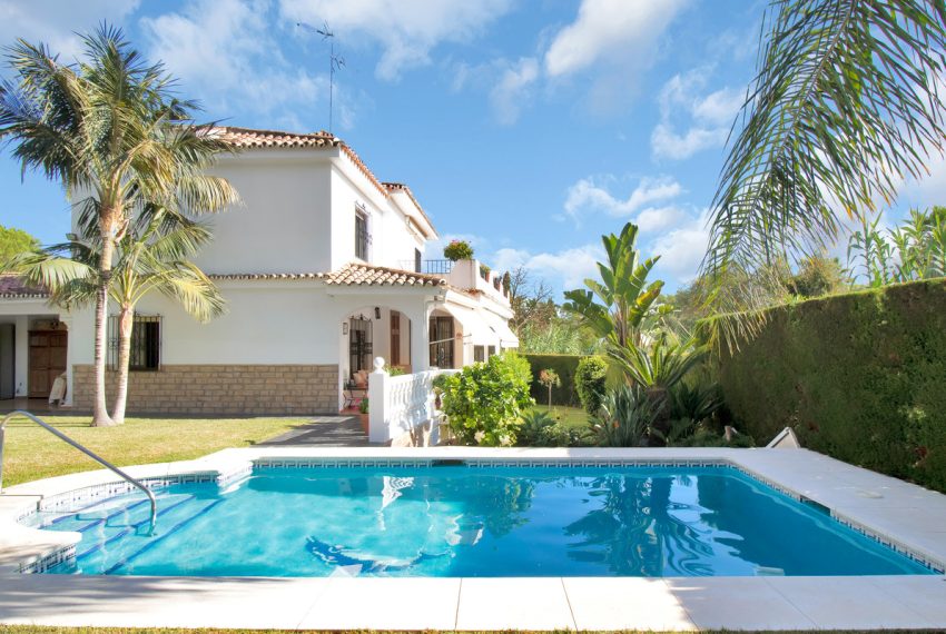 R4900528-Villa-For-Sale-Nagueles-Detached-4-Beds-286-Built-2