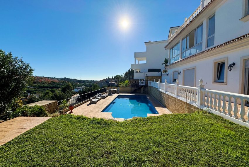 R4902220-Villa-For-Sale-Elviria-Detached-8-Beds-543-Built-1