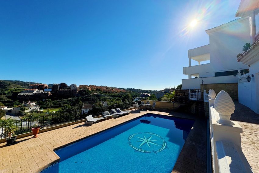 R4902220-Villa-For-Sale-Elviria-Detached-8-Beds-543-Built-8