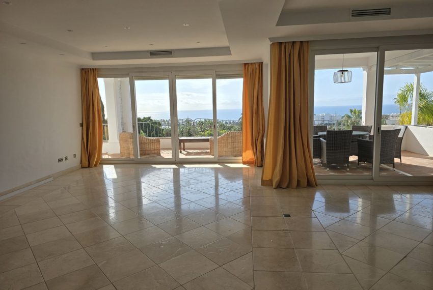 R4904404-Villa-For-Sale-Marbella-Detached-4-Beds-504-Built-4