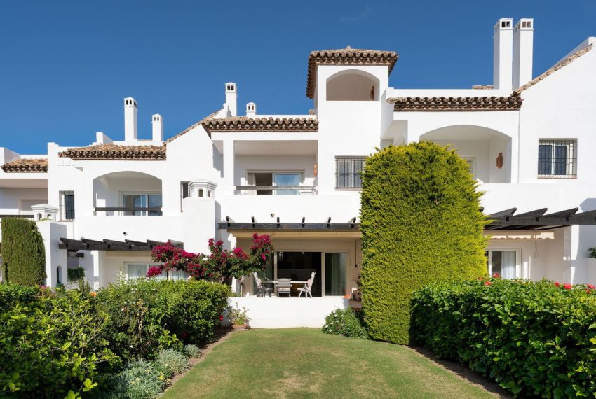 R4909330-Townhouse-For-Sale-Nueva-Andalucia-Terraced-3-Beds-259-Built