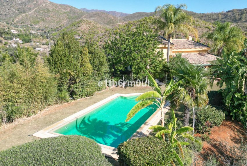 R4913407-Villa-For-Sale-Ojen-Finca-4-Beds-375-Built-10