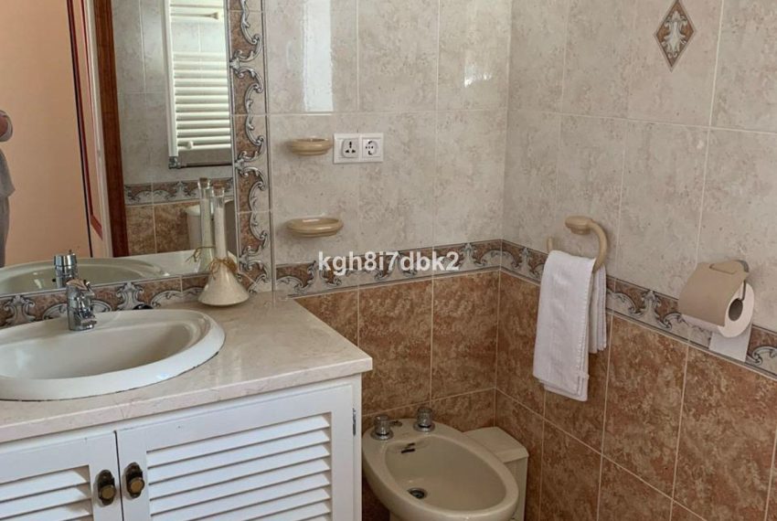 R4914055-Villa-For-Sale-Calahonda-Detached-5-Beds-175-Built-18