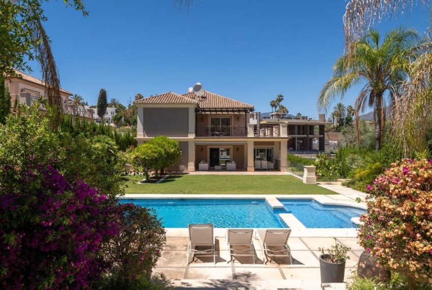 R4914472-Villa-For-Sale-Puerto-Banus-Detached-6-Beds-555-Built-1