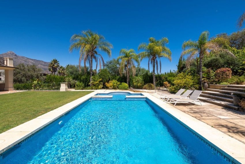 R4914472-Villa-For-Sale-Puerto-Banus-Detached-6-Beds-555-Built-11