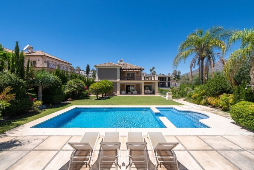 R4914472-Villa-For-Sale-Puerto-Banus-Detached-6-Beds-555-Built-2