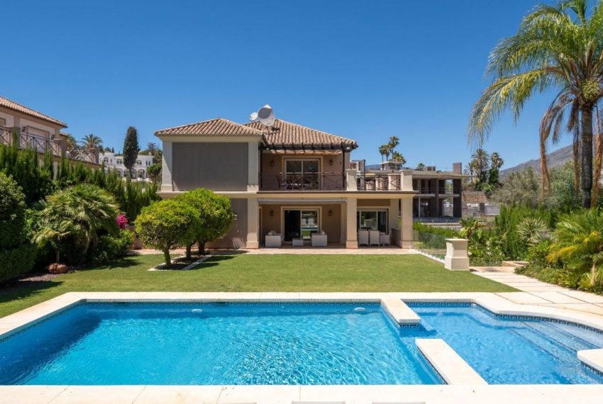 R4914472-Villa-For-Sale-Puerto-Banus-Detached-6-Beds-555-Built-7