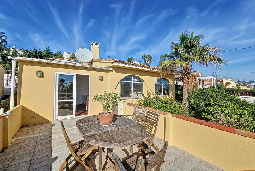 R4917580-Villa-For-Sale-Estepona-Detached-3-Beds-115-Built