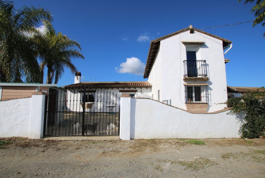 R4918309-Villa-For-Sale-Coin-Detached-6-Beds-291-Built-1