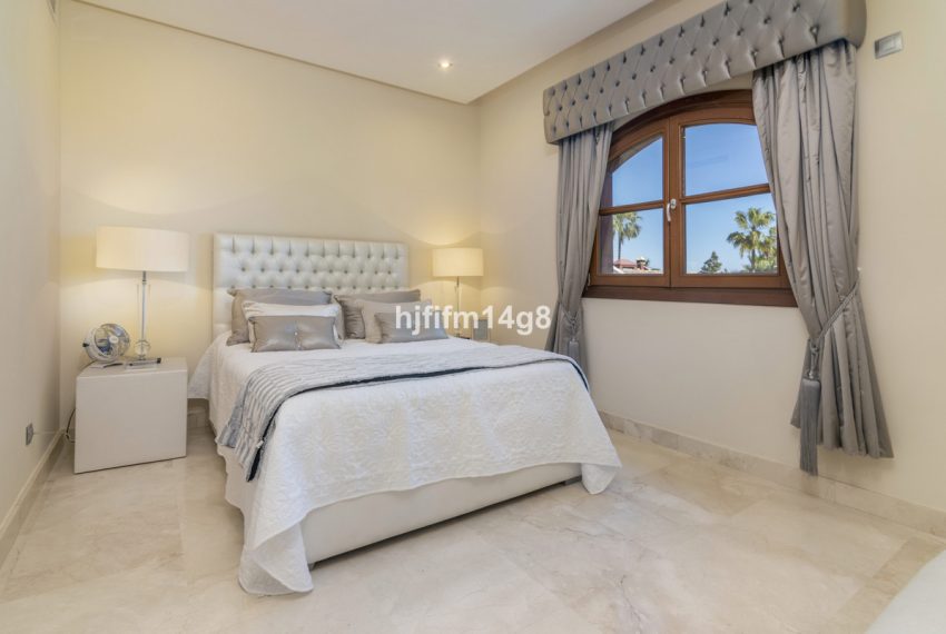 R4918387-Villa-For-Sale-The-Golden-Mile-Detached-6-Beds-686-Built-19