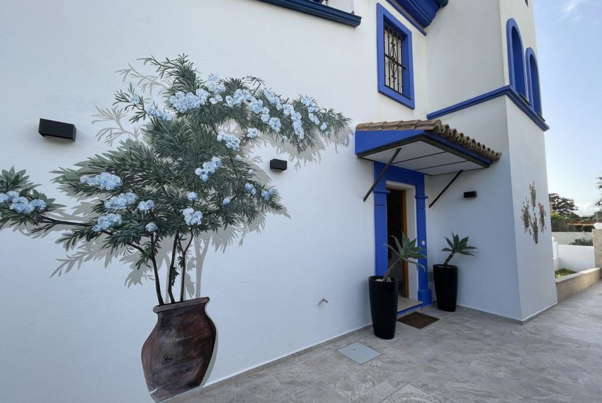 R4921201-Villa-For-Sale-Estepona-Detached-6-Beds-267-Built-1