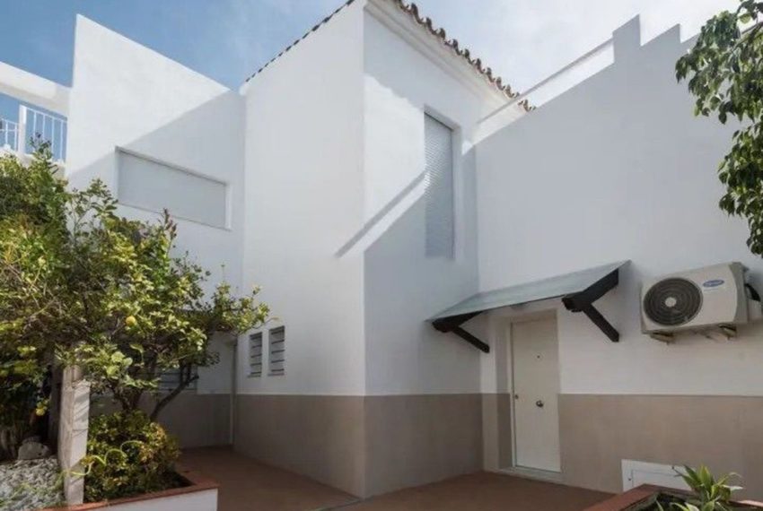 R4922047-Villa-For-Sale-Atalaya-Semi-Detached-4-Beds-260-Built-1