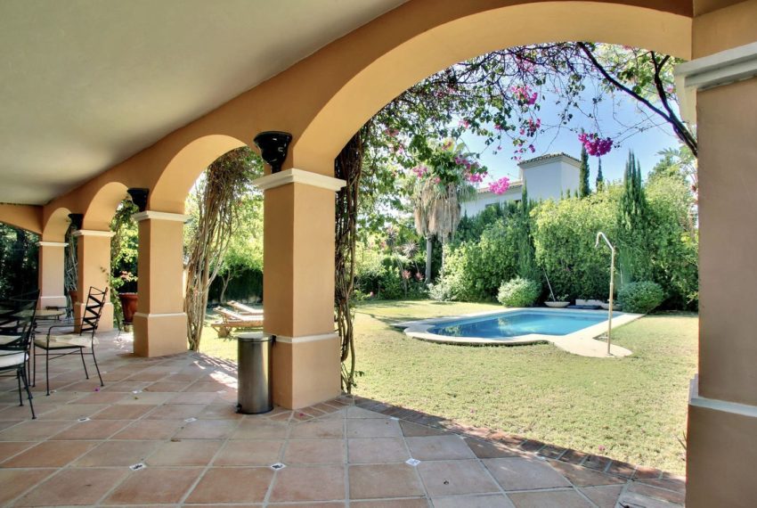 R4922950-Villa-For-Sale-Nueva-Andalucia-Detached-4-Beds-470-Built-10