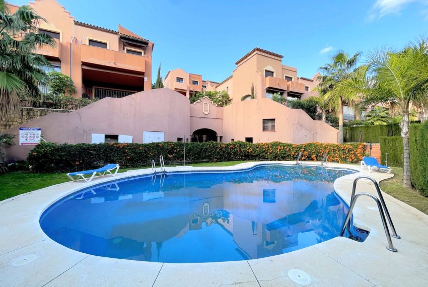 R4926721-Villa-For-Sale-Estepona-Semi-Detached-3-Beds-204-Built-1