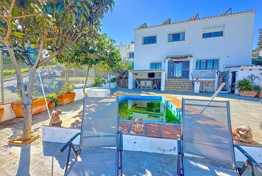 R4929361-Villa-For-Sale-Estepona-Detached-4-Beds-230-Built