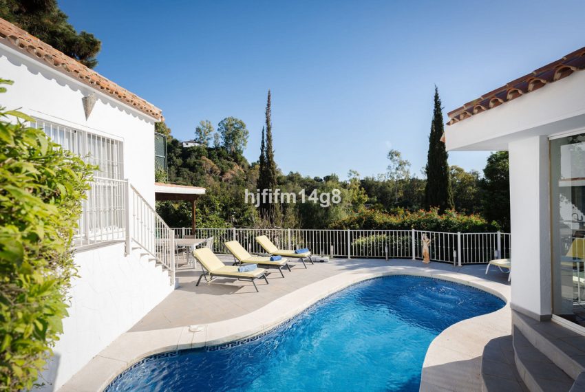 R4930549-Villa-For-Sale-Benahavis-Detached-4-Beds-180-Built-3