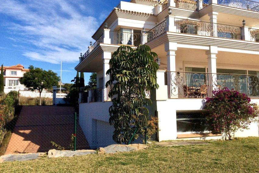 R4935409-Villa-For-Sale-Los-Flamingos-Detached-7-Beds-924-Built-2