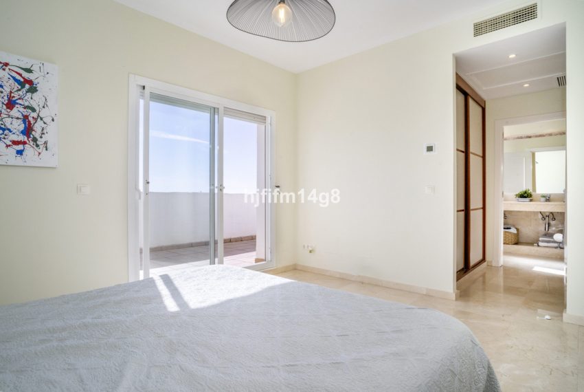 R4936453-Apartment-For-Sale-Nueva-Andalucia-Penthouse-2-Beds-149-Built-9