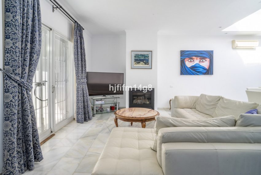 R4940842-Apartment-For-Sale-Nueva-Andalucia-Ground-Floor-3-Beds-194-Built-6