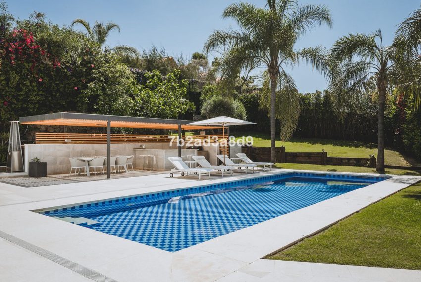 R4942429-Villa-For-Sale-Nueva-Andalucia-Detached-5-Beds-368-Built-8