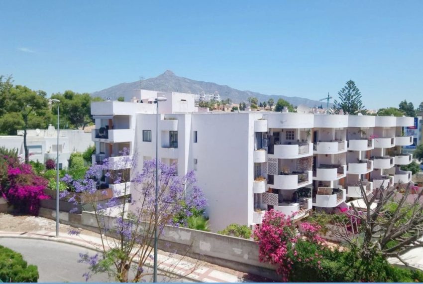 R4942528-Apartment-For-Sale-Nueva-Andalucia-Middle-Floor-2-Beds-76-Built-1