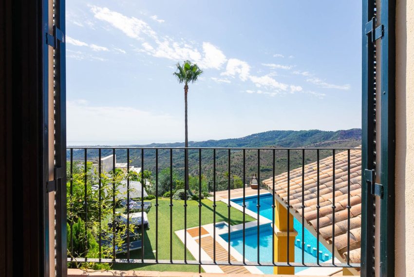 R4100839-Villa-For-Sale-Benahavis-Detached-5-Beds-418-Built-9