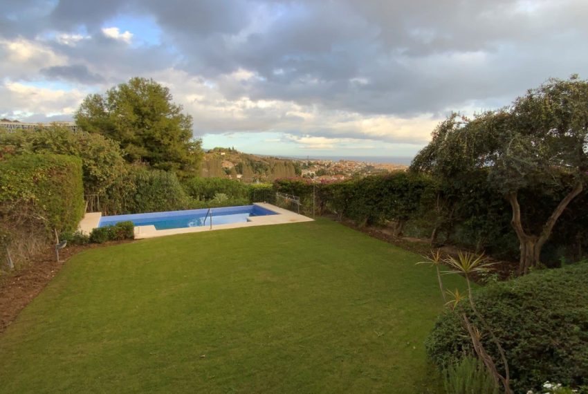 R4191364-Villa-For-Sale-Marbella-Detached-4-Beds-760-Built-1