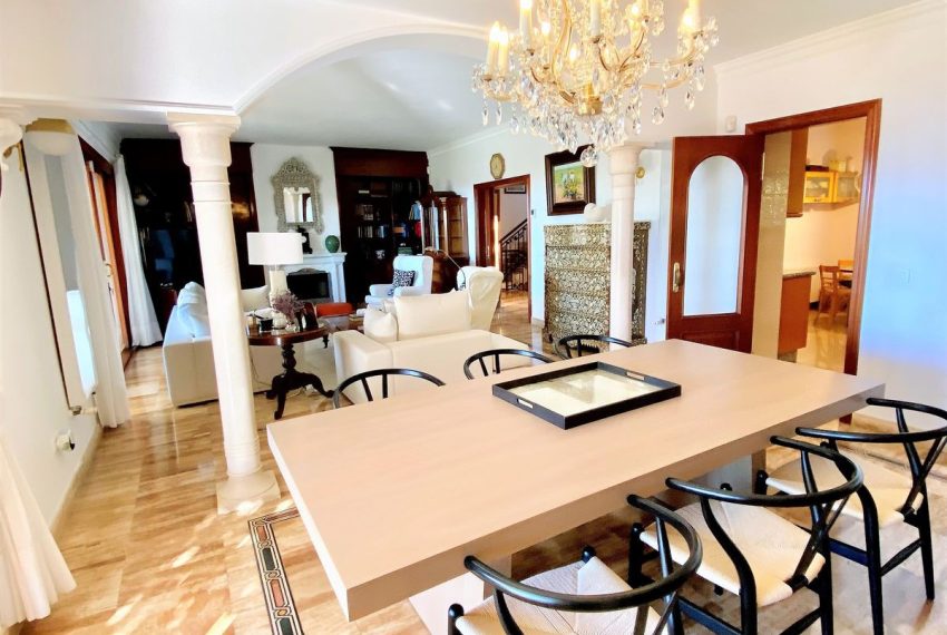 R4276999-Villa-For-Sale-The-Golden-Mile-Detached-4-Beds-303-Built-4