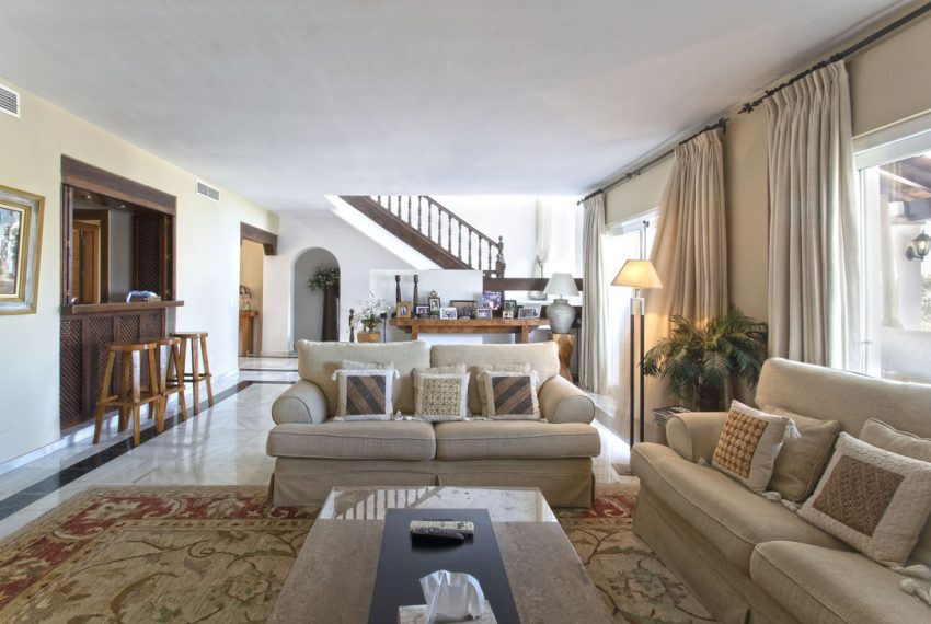 R4278232-Villa-For-Sale-Marbella-Detached-5-Beds-400-Built-6