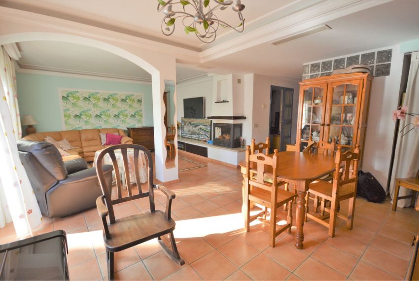 R4317106-Villa-For-Sale-Nueva-Andalucia-Semi-Detached-5-Beds-171-Built-10