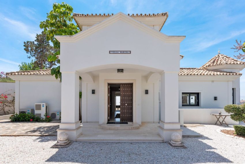 R4324144-Villa-For-Sale-Elviria-Detached-4-Beds-420-Built-15