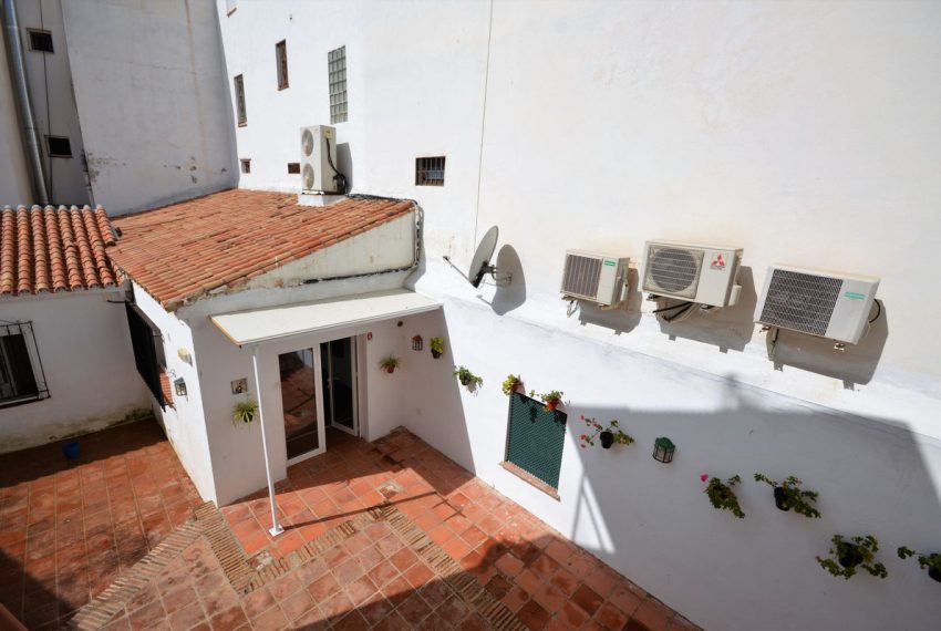 R4372549-Villa-For-Sale-Marbella-Semi-Detached-4-Beds-236-Built-9