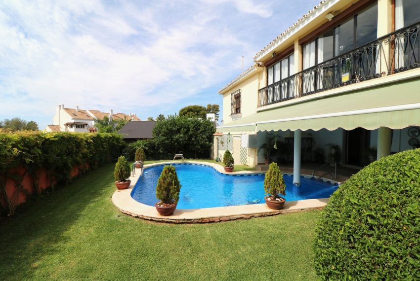 R4437310-Villa-For-Sale-Marbella-Detached-6-Beds-558-Built-9