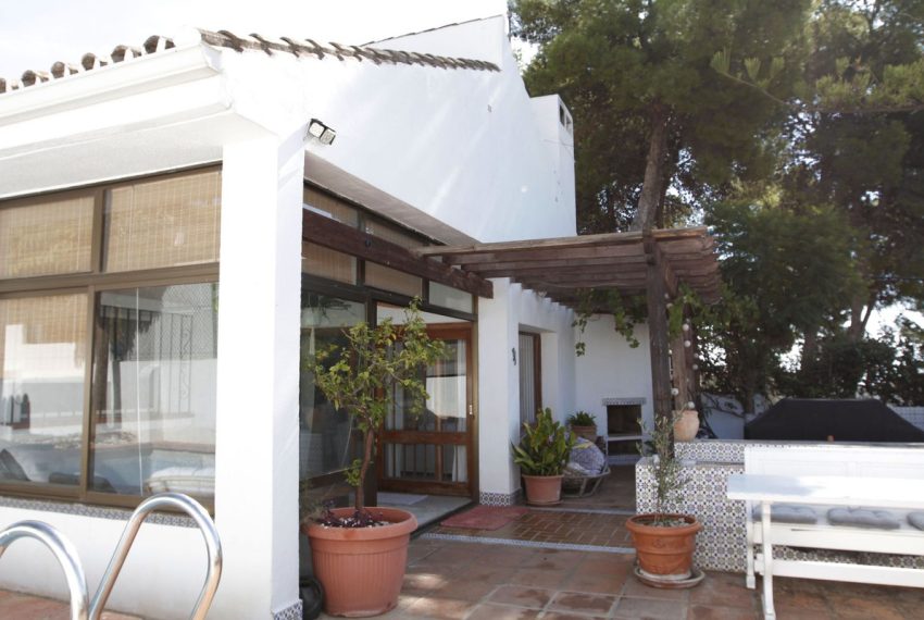 R4445671-Villa-For-Sale-Estepona-Detached-6-Beds-318-Built-6