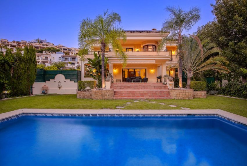 R4447306-Villa-For-Sale-Benahavis-Detached-6-Beds-645-Built-1