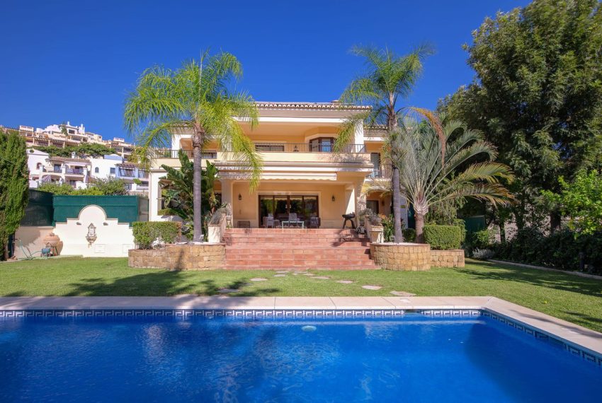 R4447306-Villa-For-Sale-Benahavis-Detached-6-Beds-645-Built-2