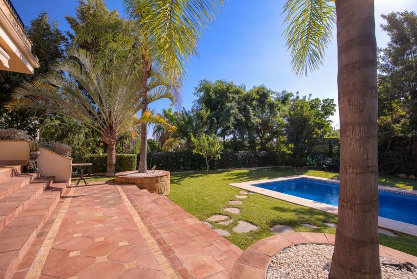 R4447306-Villa-For-Sale-Benahavis-Detached-6-Beds-645-Built-7