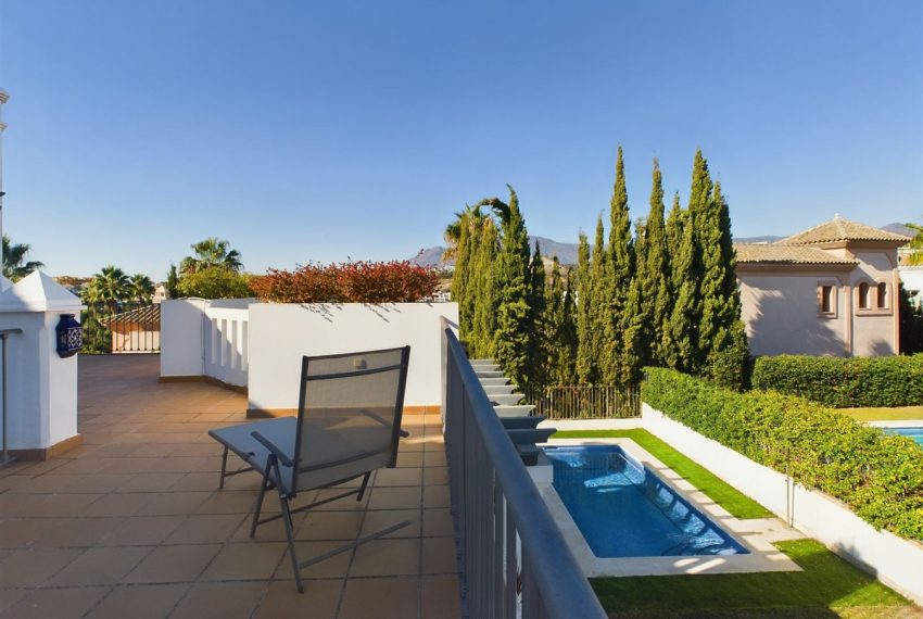 R4560457-Villa-For-Sale-Estepona-Detached-4-Beds-240-Built-4