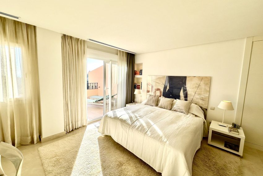 R4582279-Apartment-For-Sale-Nueva-Andalucia-Penthouse-Duplex-2-Beds-181-Built-2