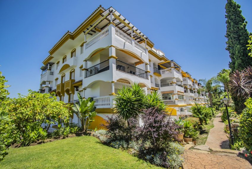 R4599880-Apartment-For-Sale-Nueva-Andalucia-Middle-Floor-3-Beds-117-Built-16