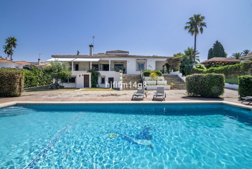 R4646440-Villa-For-Sale-San-Pedro-de-Alcantara-Detached-7-Beds-499-Built