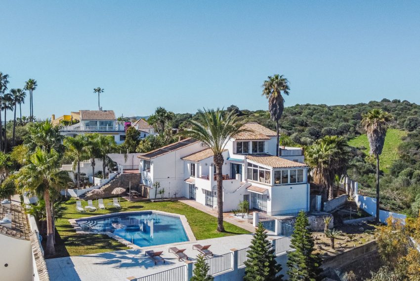 R4659814-Villa-For-Sale-Estepona-Detached-5-Beds-400-Built-3