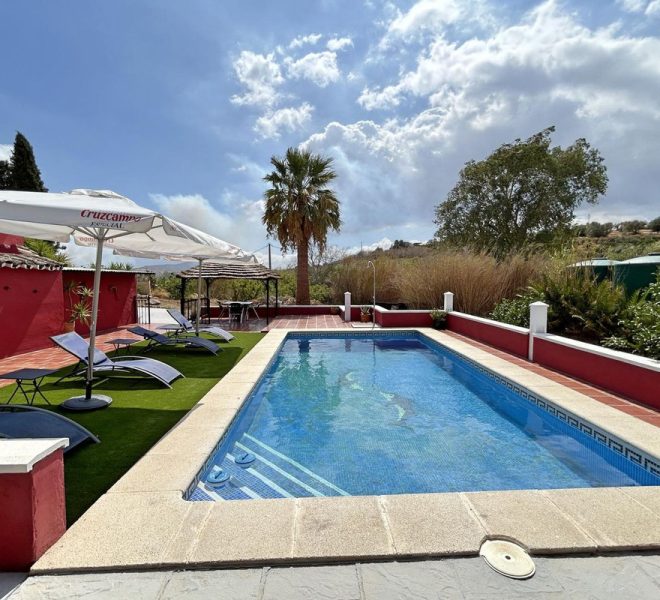 R4674022-Image 1-Finca - 5 Beds - 238 Built