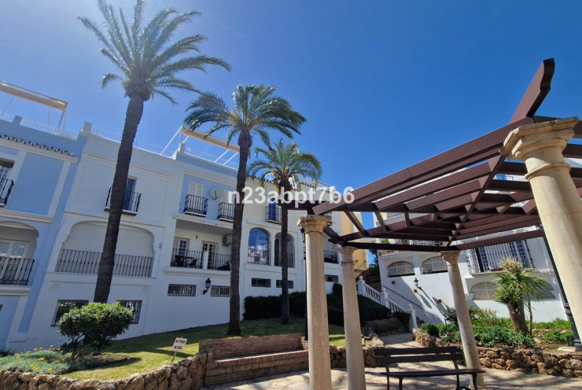 R4693786-Townhouse-For-Sale-Nueva-Andalucia-Terraced-2-Beds-156-Built-8