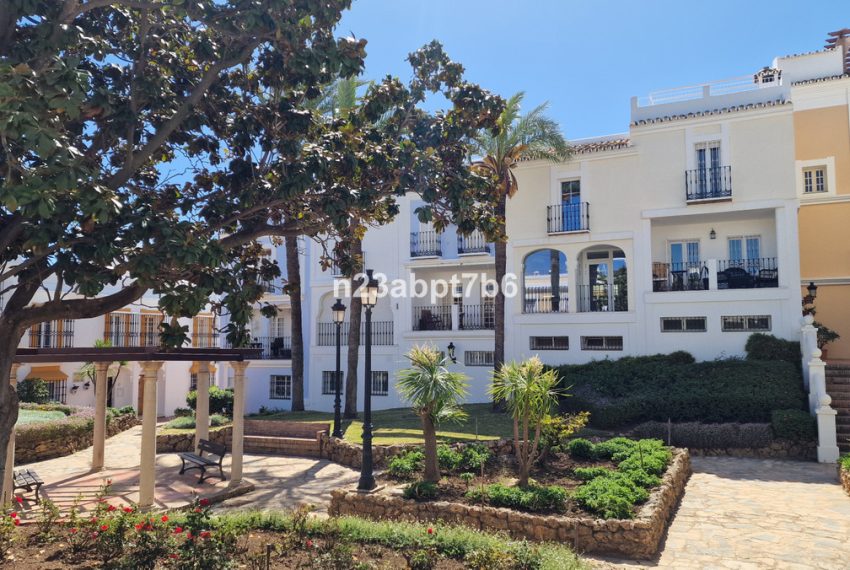 R4693786-Townhouse-For-Sale-Nueva-Andalucia-Terraced-2-Beds-156-Built